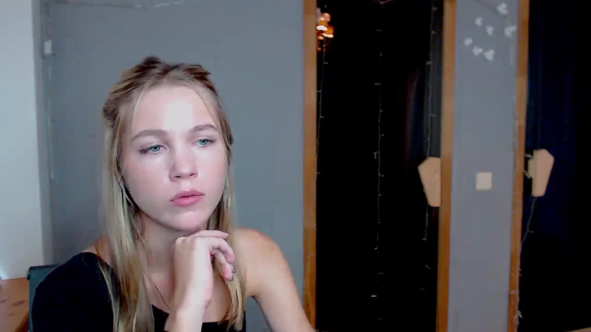 Gallery image thumbnail from Kate_Lewiss's myfreecams stream on, 11/11/2024, 08:54 image 19 of 20
