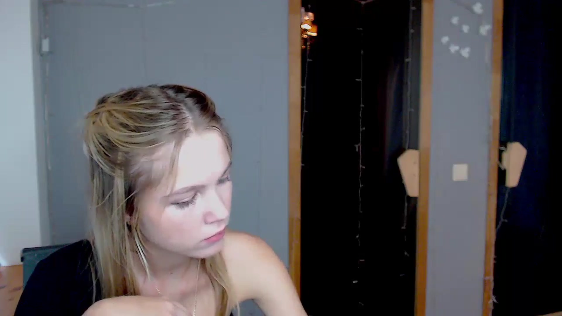 Gallery image thumbnail from Kate_Lewiss's myfreecams stream on, 11/11/2024, 08:54 image 20 of 20