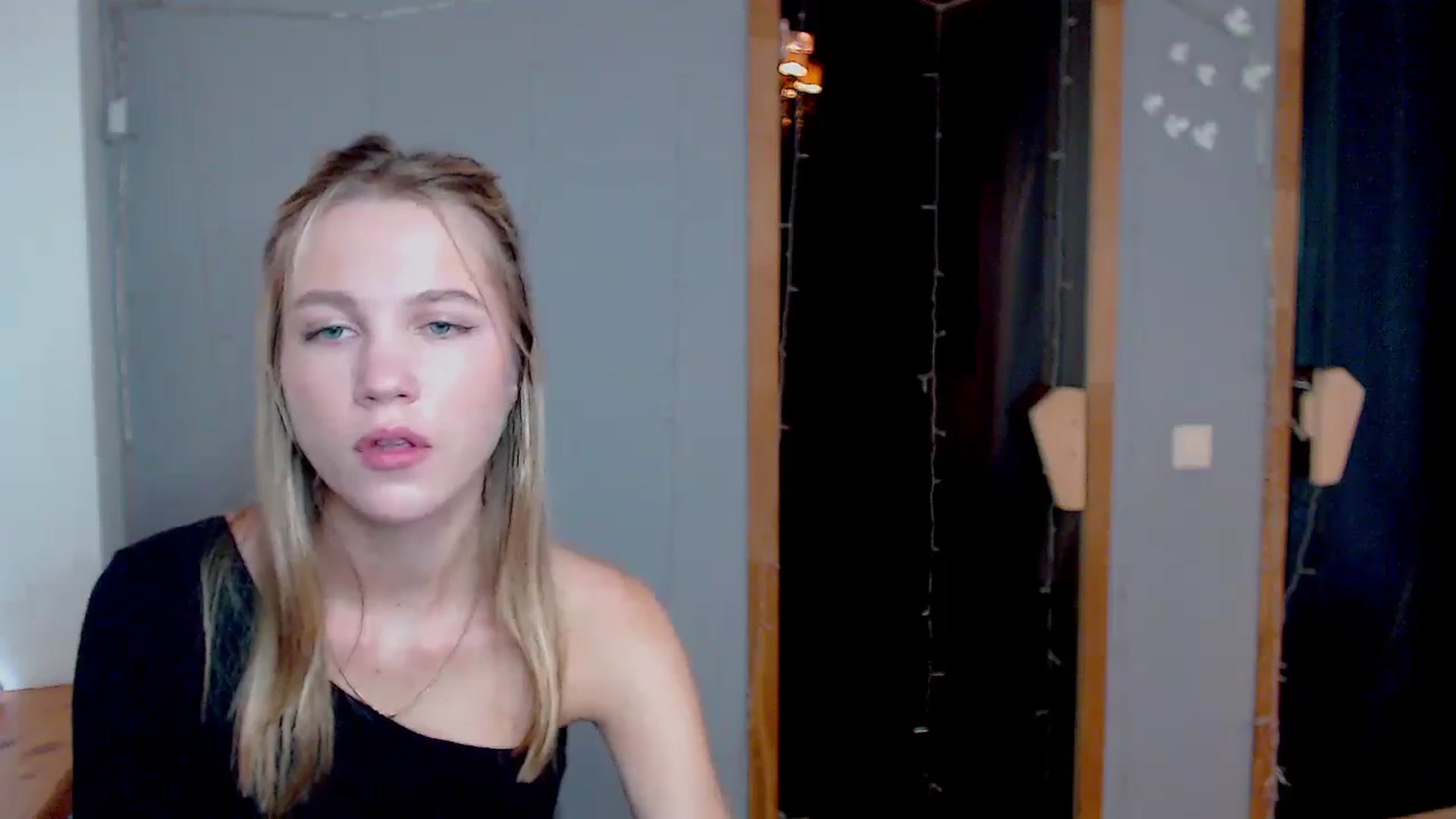 Gallery image thumbnail from Kate_Lewiss's myfreecams stream on, 11/11/2024, 08:54 image 18 of 20