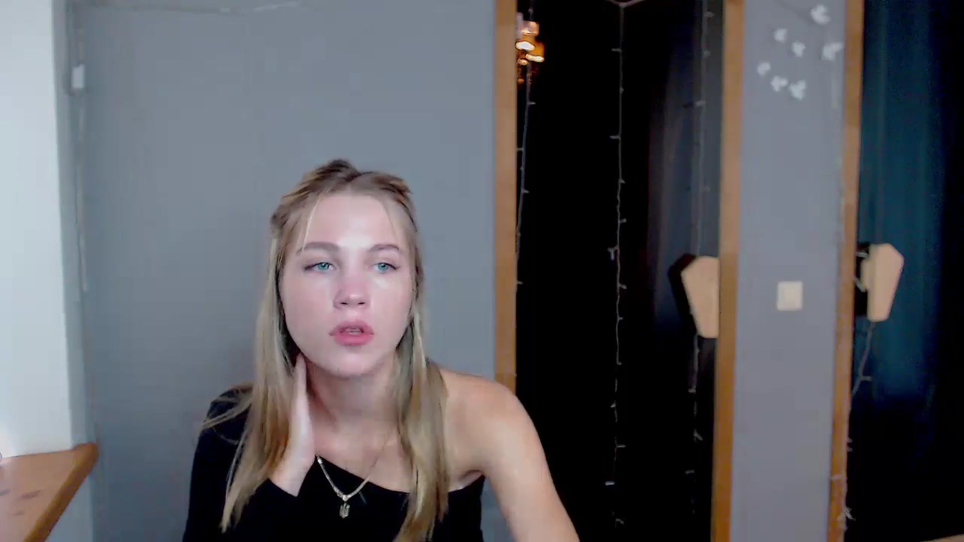 Gallery image thumbnail from Kate_Lewiss's myfreecams stream on, 11/11/2024, 12:15 image 3 of 20