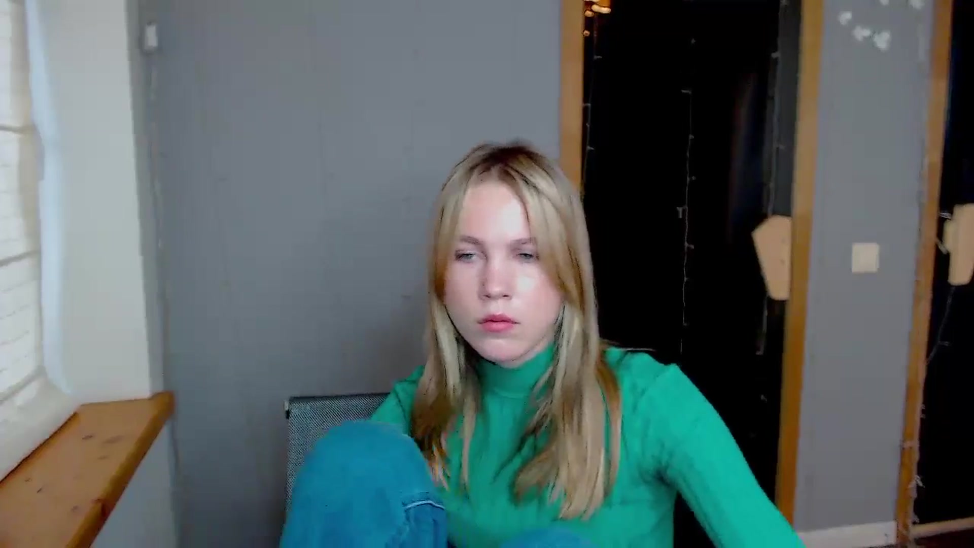 Gallery image thumbnail from Kate_Lewiss's myfreecams stream on, 11/12/2024, 09:16 image 16 of 20
