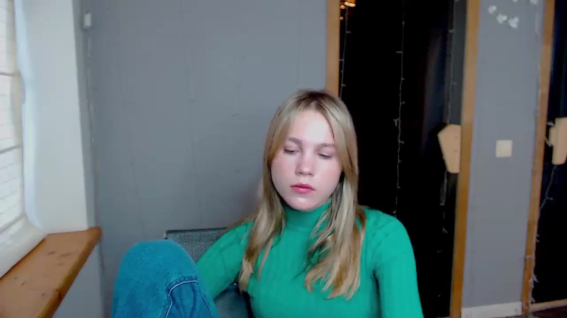 Gallery image thumbnail from Kate_Lewiss's myfreecams stream on, 11/12/2024, 09:16 image 8 of 20