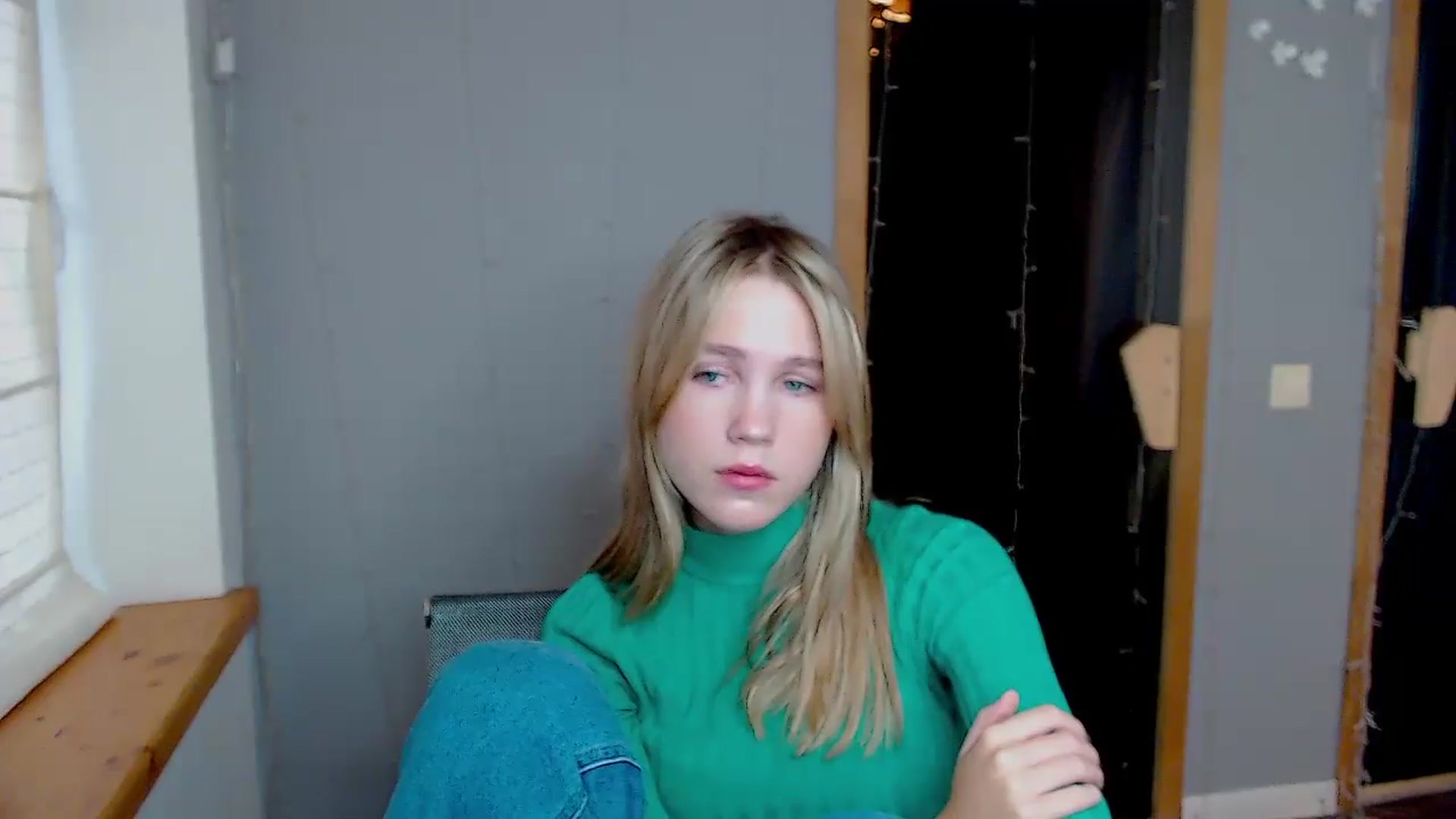 Gallery image thumbnail from Kate_Lewiss's myfreecams stream on, 11/12/2024, 09:16 image 19 of 20