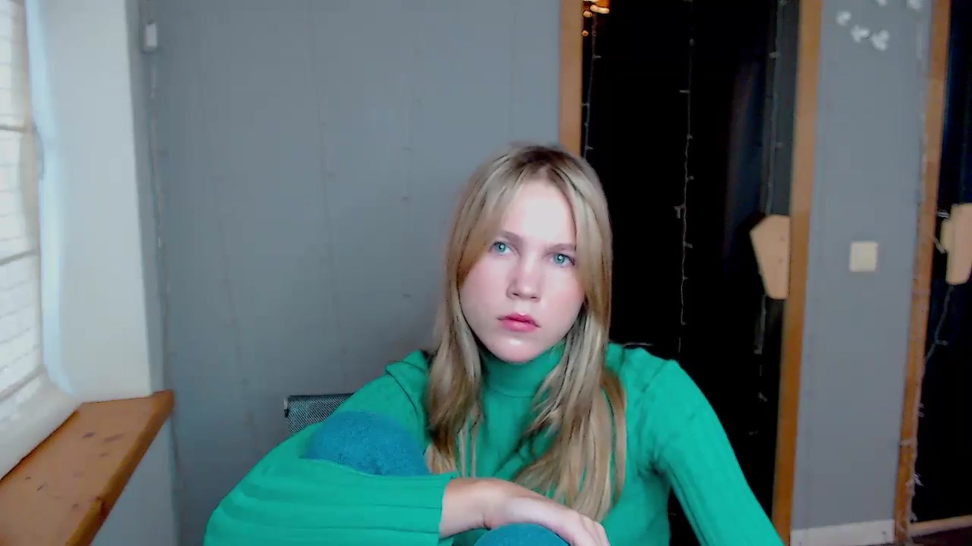 Gallery image thumbnail from Kate_Lewiss's myfreecams stream on, 11/12/2024, 09:16 image 17 of 20