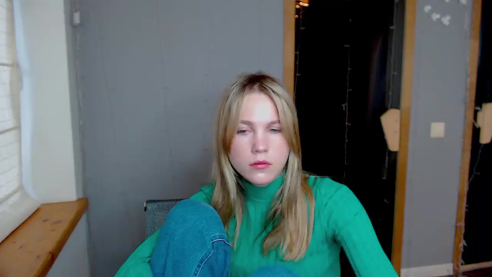 Gallery image thumbnail from Kate_Lewiss's myfreecams stream on, 11/12/2024, 09:16 image 15 of 20