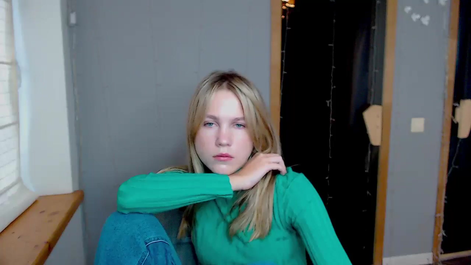 Gallery image thumbnail from Kate_Lewiss's myfreecams stream on, 11/12/2024, 09:16 image 18 of 20
