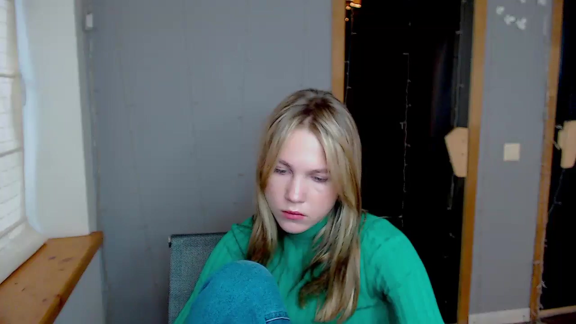 Gallery image thumbnail from Kate_Lewiss's myfreecams stream on, 11/12/2024, 09:16 image 14 of 20