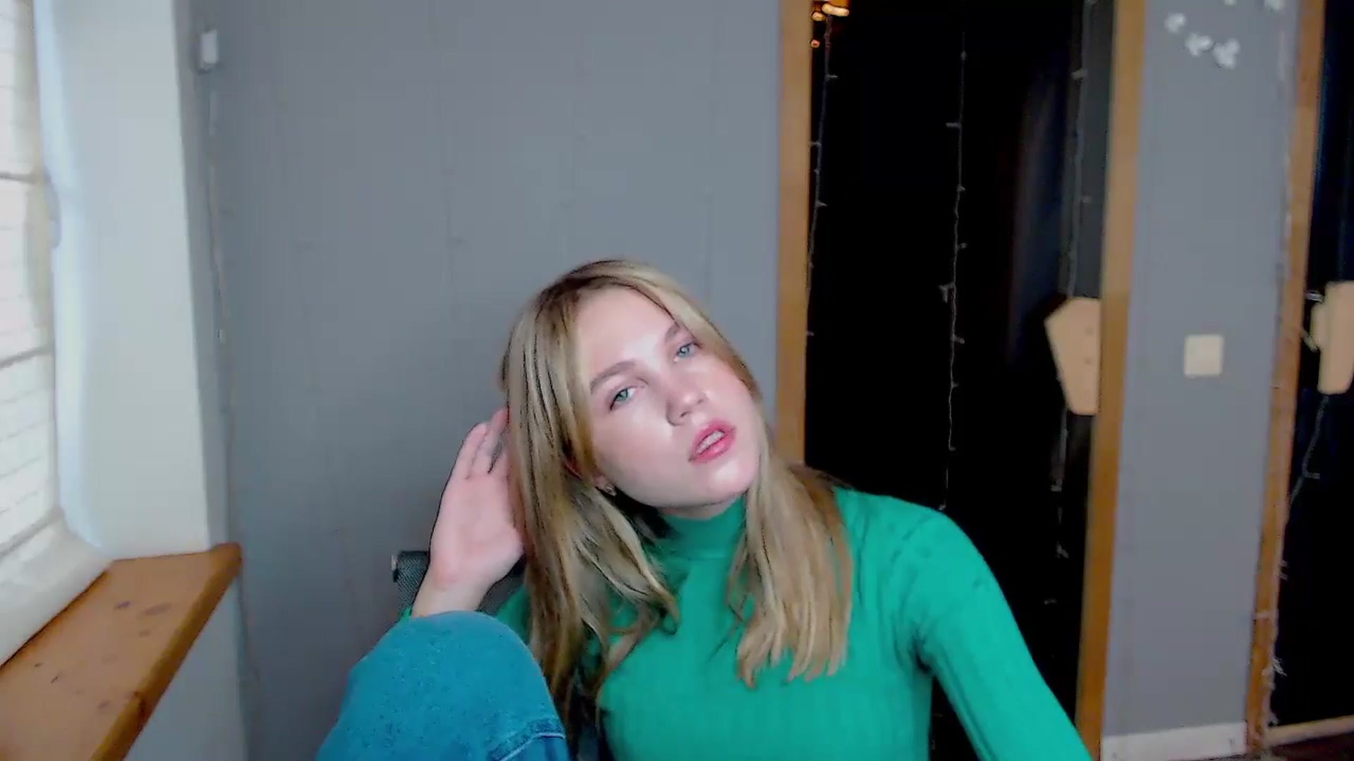 Gallery image thumbnail from Kate_Lewiss's myfreecams stream on, 11/12/2024, 09:16 image 9 of 20