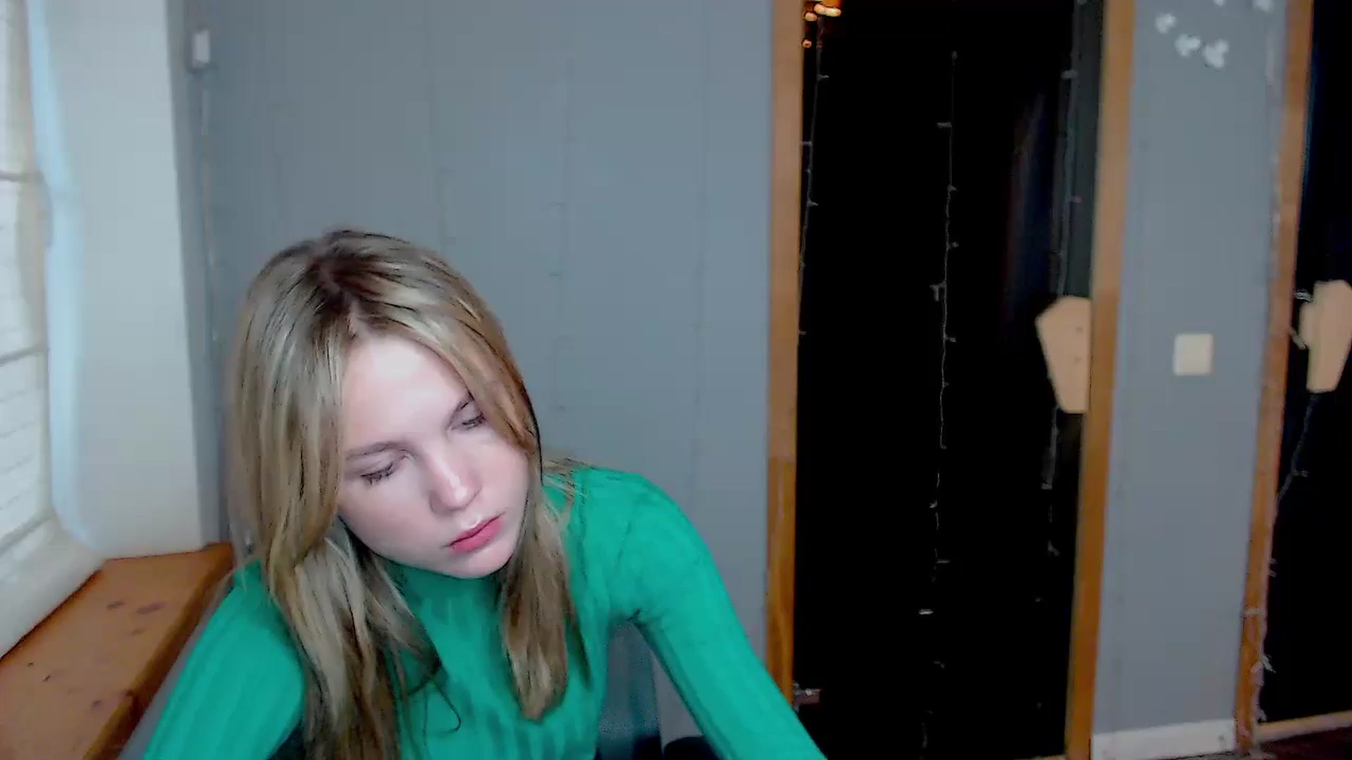 Gallery image thumbnail from Kate_Lewiss's myfreecams stream on, 11/12/2024, 10:16 image 14 of 20