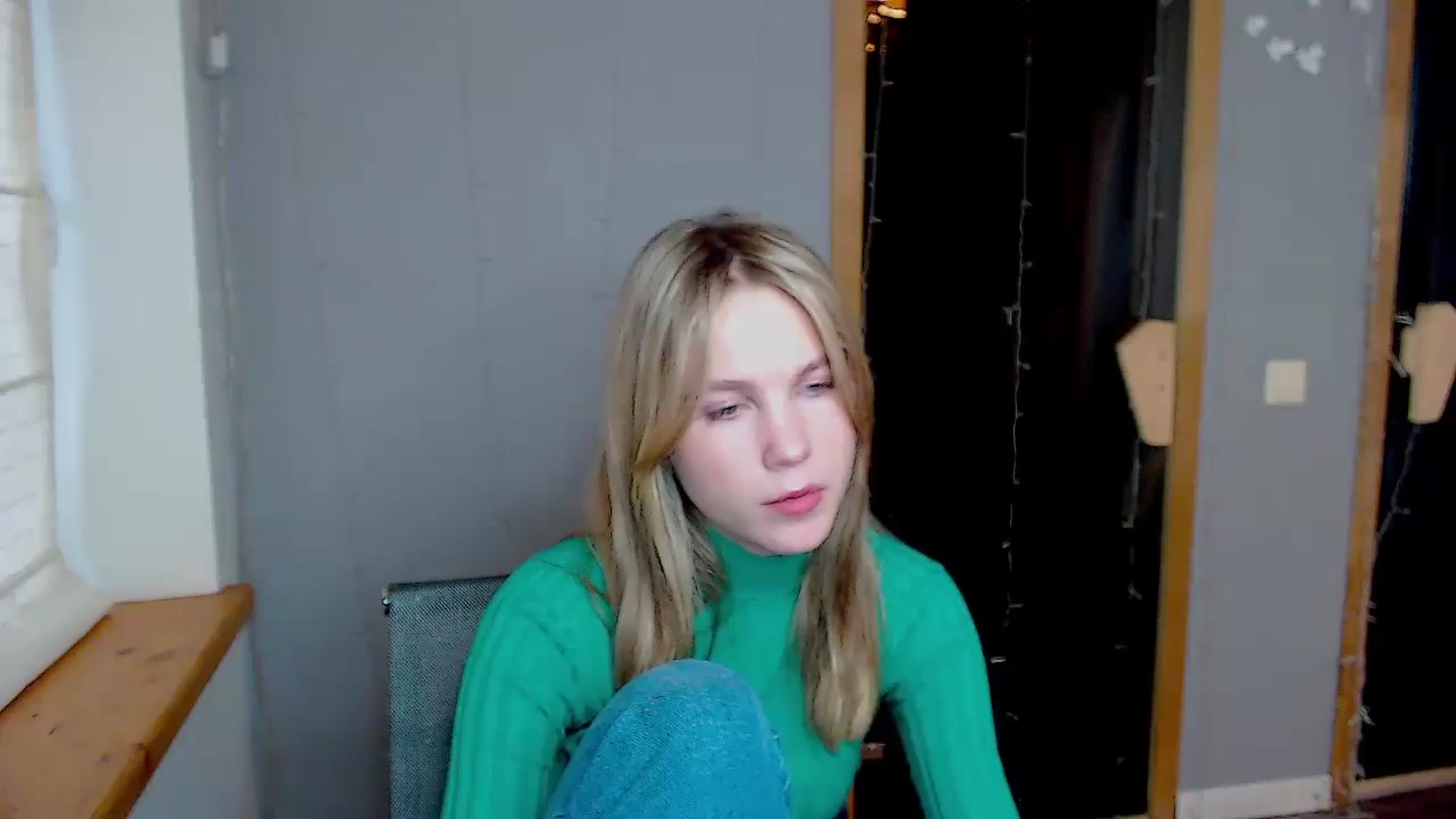 Gallery image thumbnail from Kate_Lewiss's myfreecams stream on, 11/12/2024, 10:16 image 6 of 20
