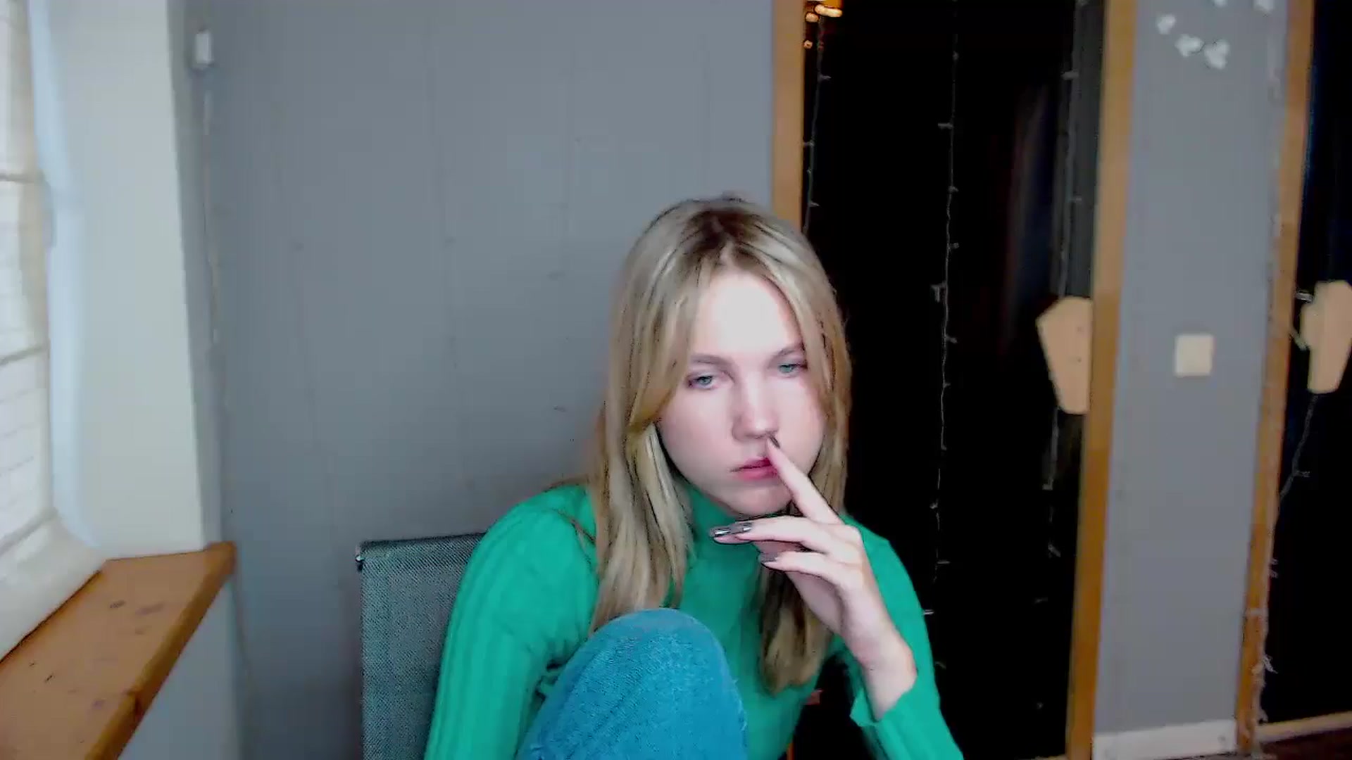Gallery image thumbnail from Kate_Lewiss's myfreecams stream on, 11/12/2024, 10:16 image 5 of 20