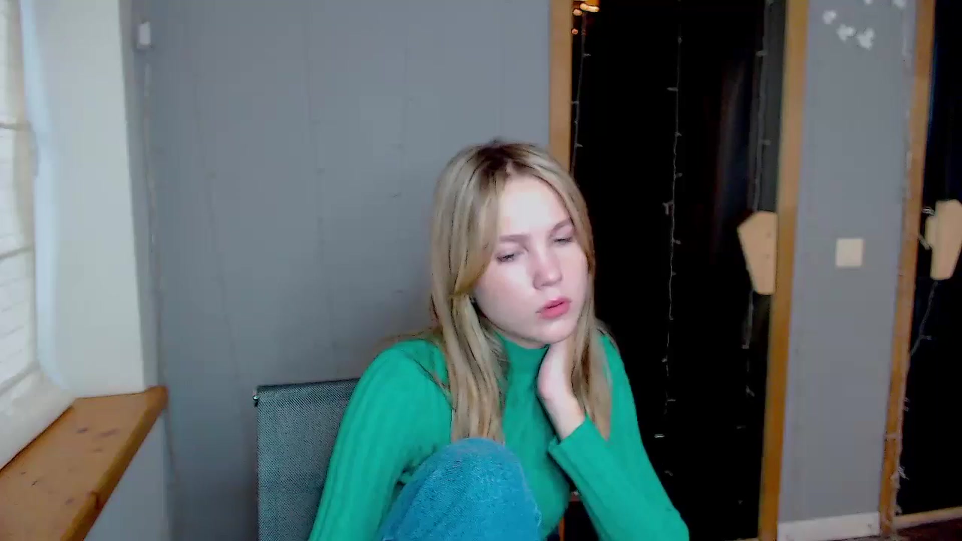 Gallery image thumbnail from Kate_Lewiss's myfreecams stream on, 11/12/2024, 10:16 image 7 of 20