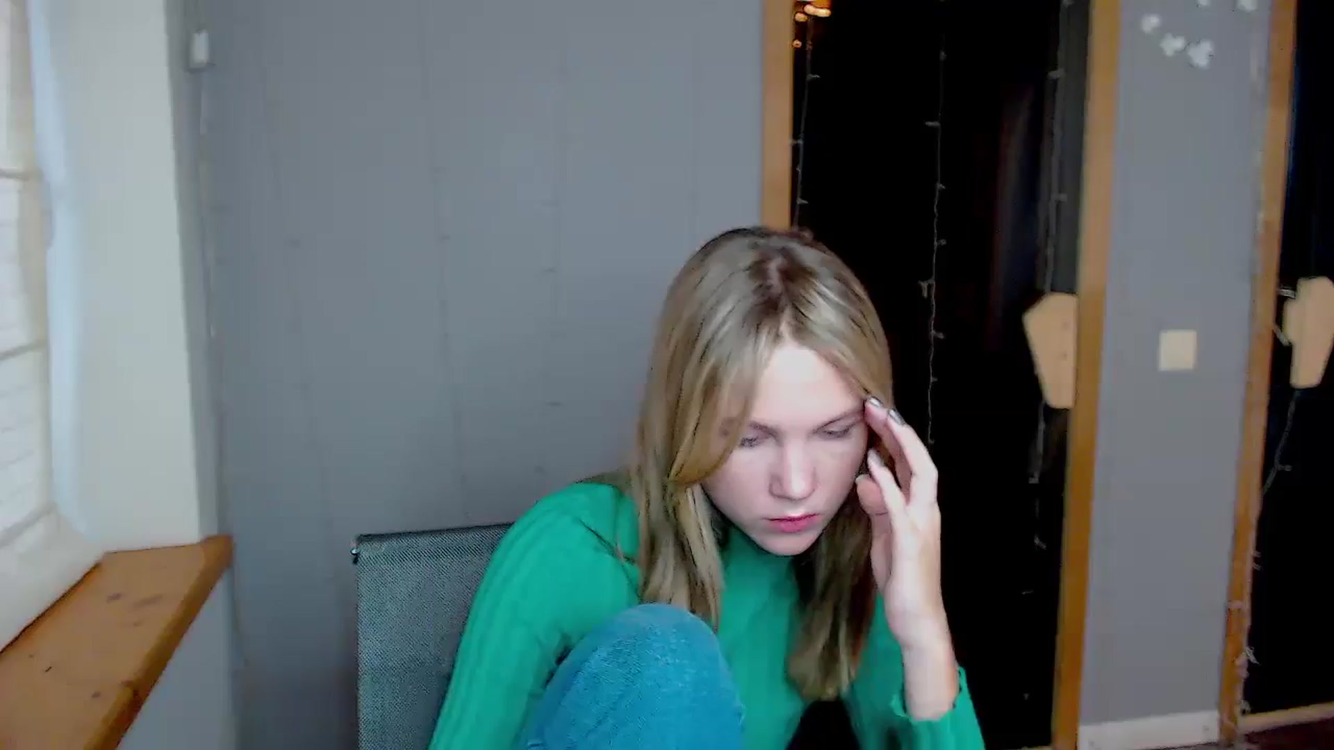 Gallery image thumbnail from Kate_Lewiss's myfreecams stream on, 11/12/2024, 10:16 image 9 of 20