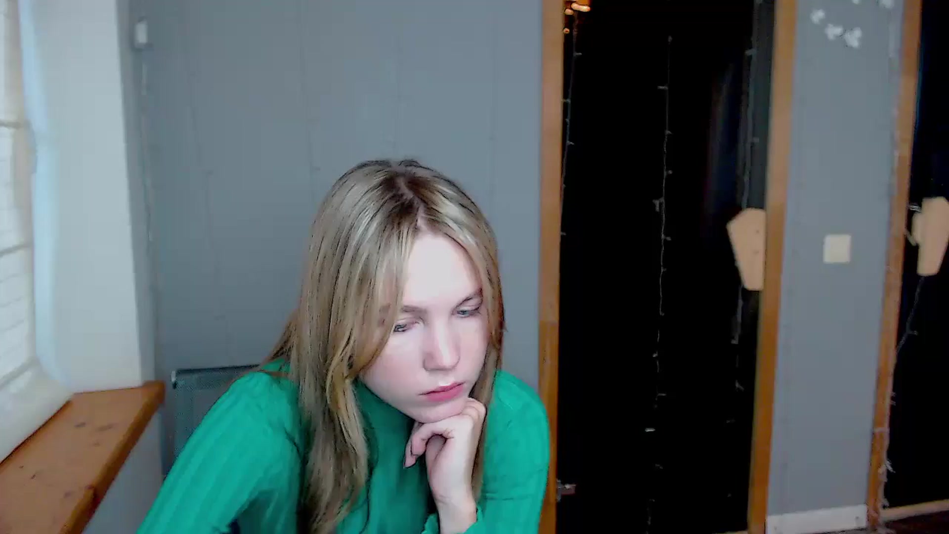 Gallery image thumbnail from Kate_Lewiss's myfreecams stream on, 11/12/2024, 10:16 image 16 of 20
