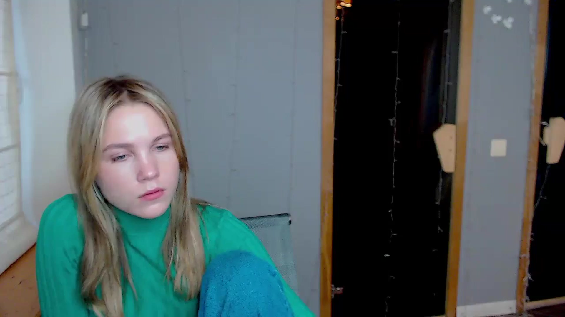 Gallery image thumbnail from Kate_Lewiss's myfreecams stream on, 11/12/2024, 12:12 image 8 of 20