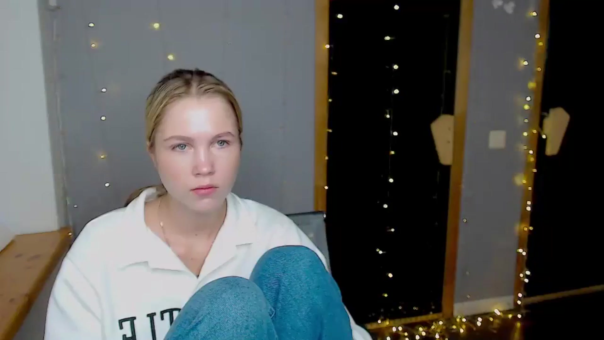Gallery image thumbnail from Kate_Lewiss's myfreecams stream on, 11/13/2024, 08:45 image 5 of 20