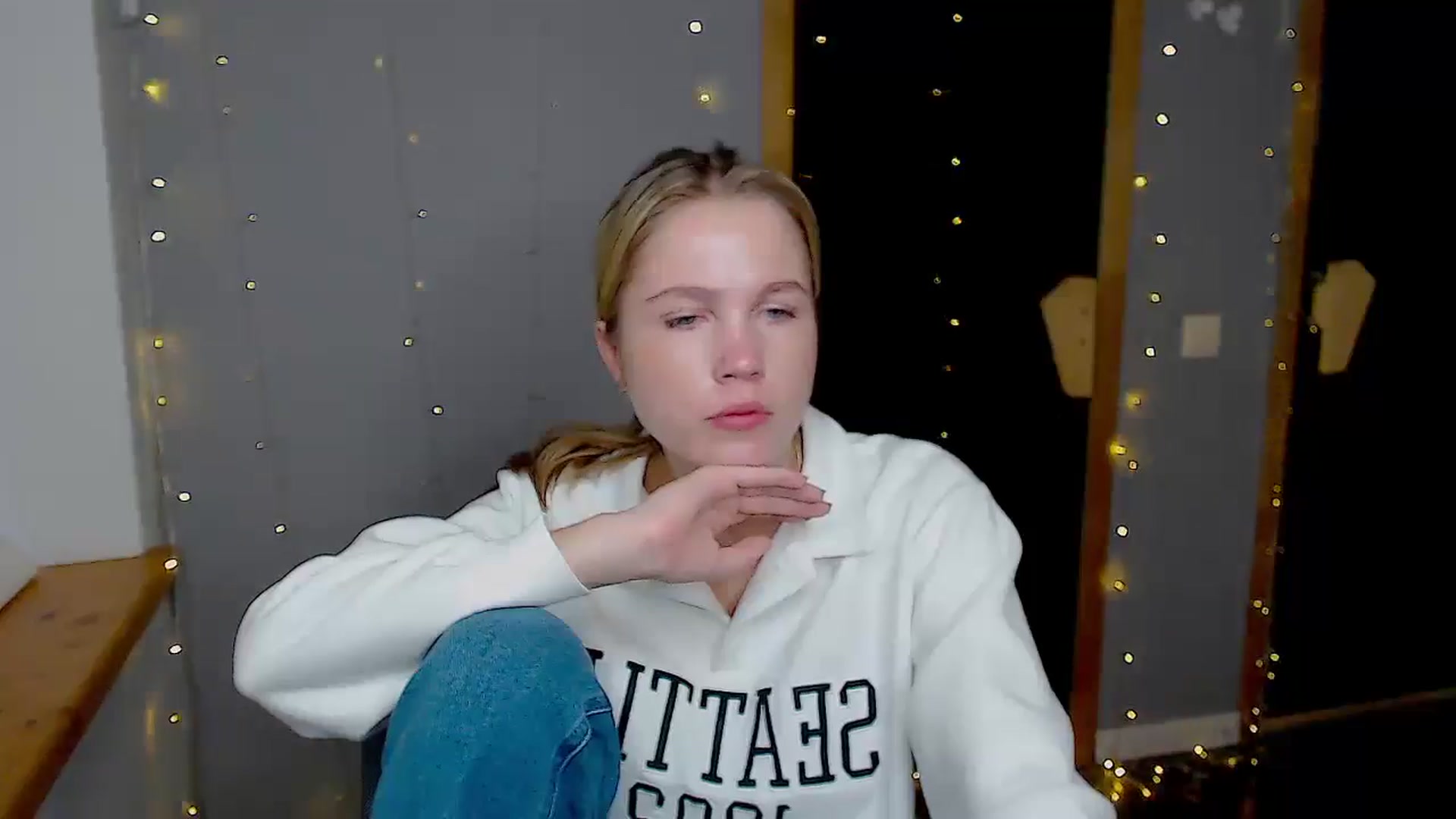Gallery image thumbnail from Kate_Lewiss's myfreecams stream on, 11/13/2024, 09:44 image 3 of 20