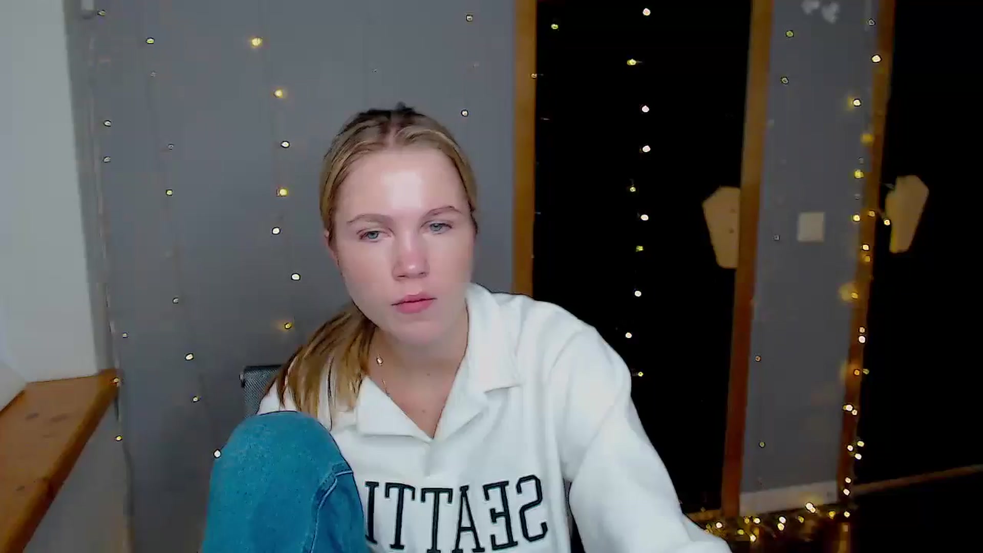 Gallery image thumbnail from Kate_Lewiss's myfreecams stream on, 11/13/2024, 09:44 image 11 of 20