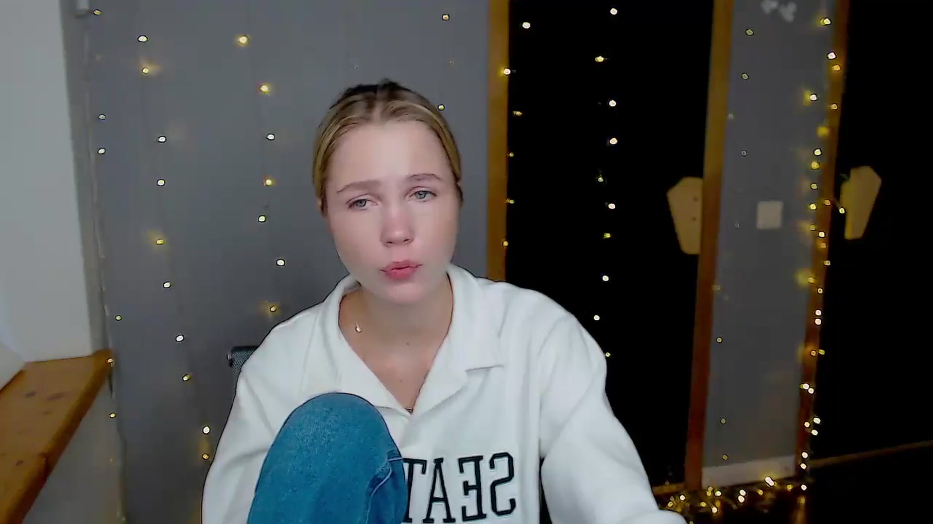 Gallery image thumbnail from Kate_Lewiss's myfreecams stream on, 11/13/2024, 09:44 image 6 of 20