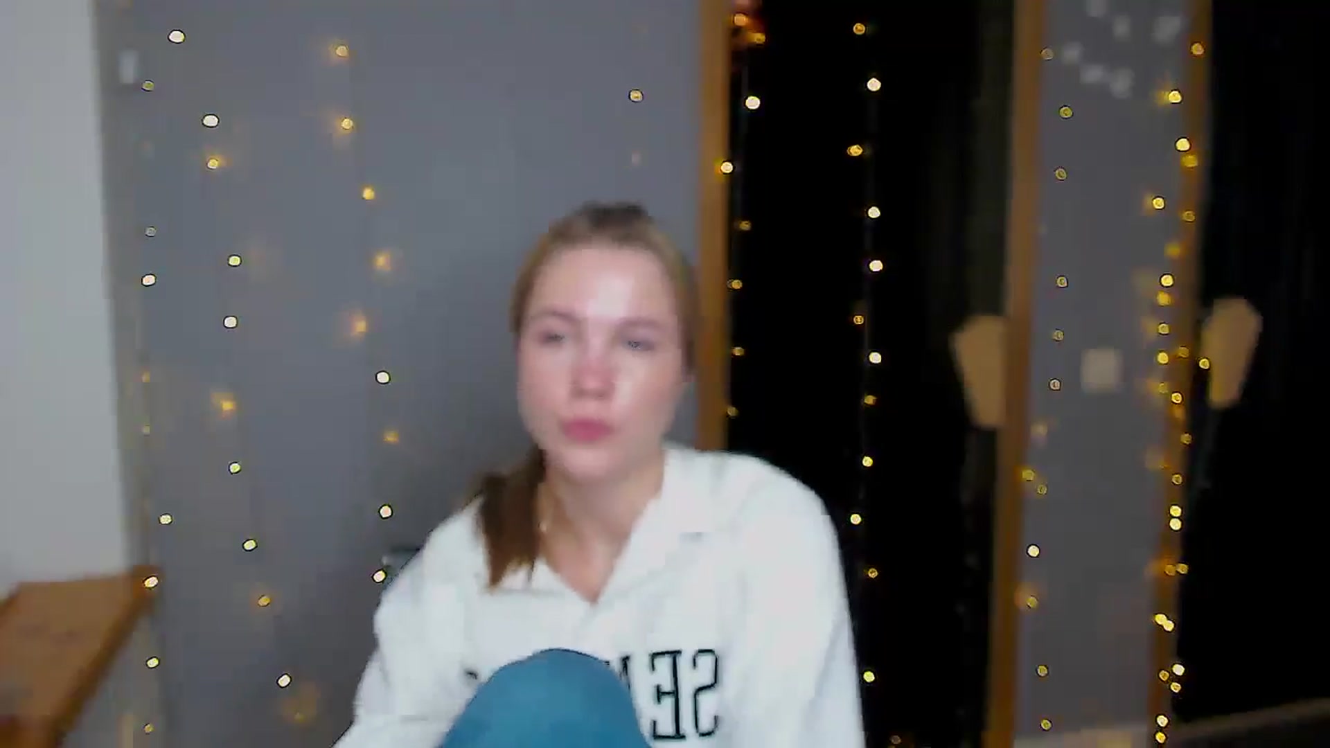 Gallery image thumbnail from Kate_Lewiss's myfreecams stream on, 11/13/2024, 12:03 image 14 of 20