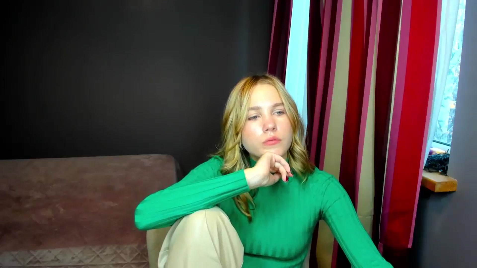 Gallery image thumbnail from Kate_Lewiss's myfreecams stream on, 11/16/2024, 13:28 image 2 of 20