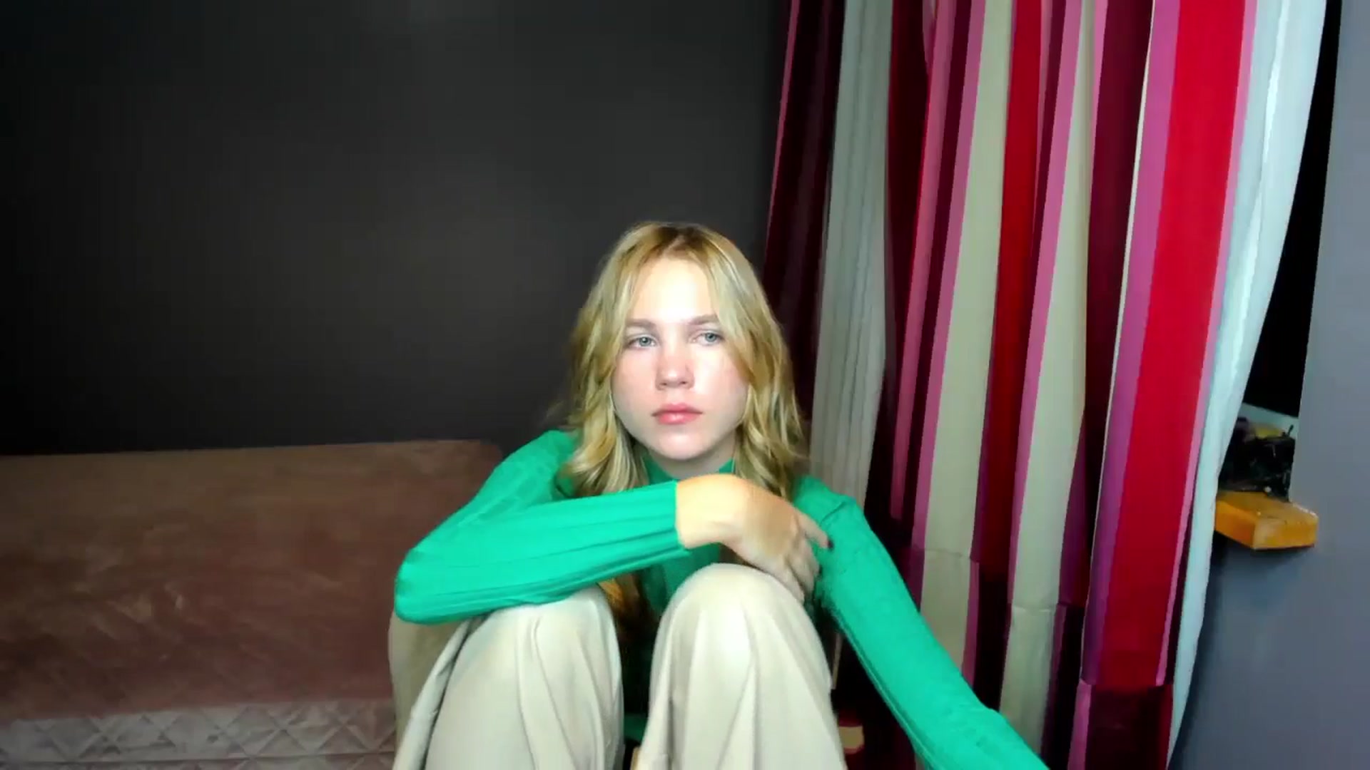 Gallery image thumbnail from Kate_Lewiss's myfreecams stream on, 11/16/2024, 16:08 image 17 of 20