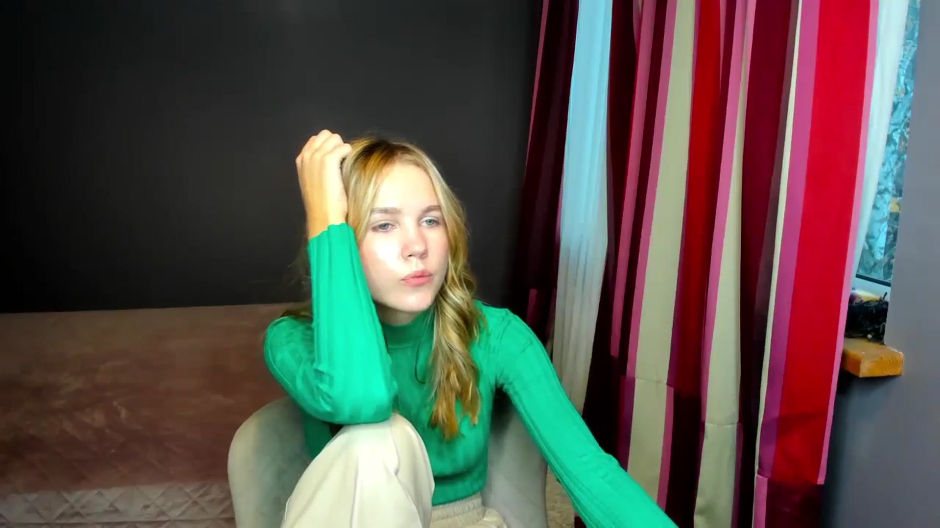 Gallery image thumbnail from Kate_Lewiss's myfreecams stream on, 11/16/2024, 16:08 image 2 of 20