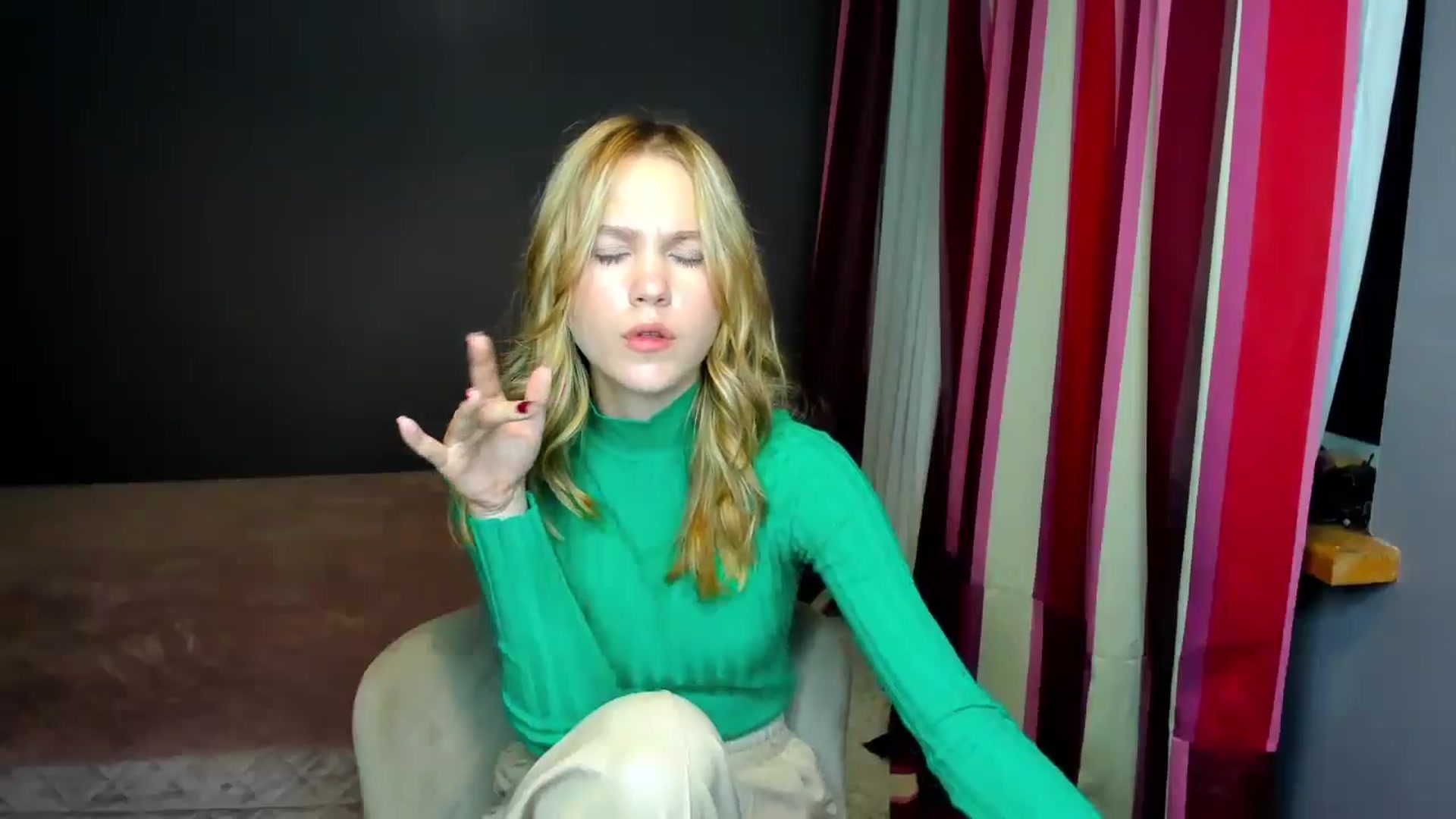 Gallery image thumbnail from Kate_Lewiss's myfreecams stream on, 11/16/2024, 16:08 image 6 of 20