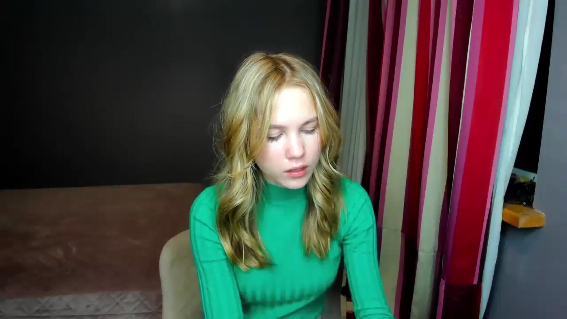 Gallery image thumbnail from Kate_Lewiss's myfreecams stream on, 11/16/2024, 16:08 image 19 of 20