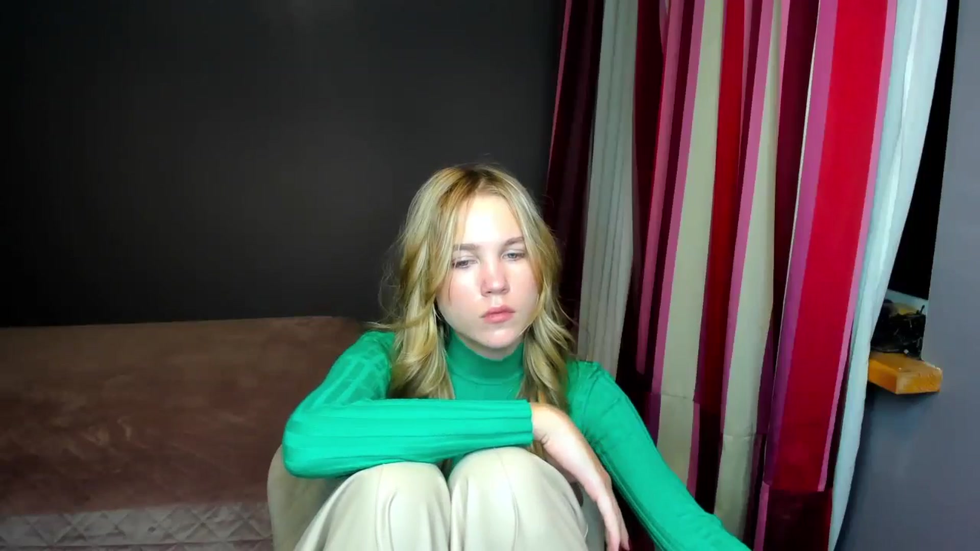 Gallery image thumbnail from Kate_Lewiss's myfreecams stream on, 11/16/2024, 17:08 image 19 of 20