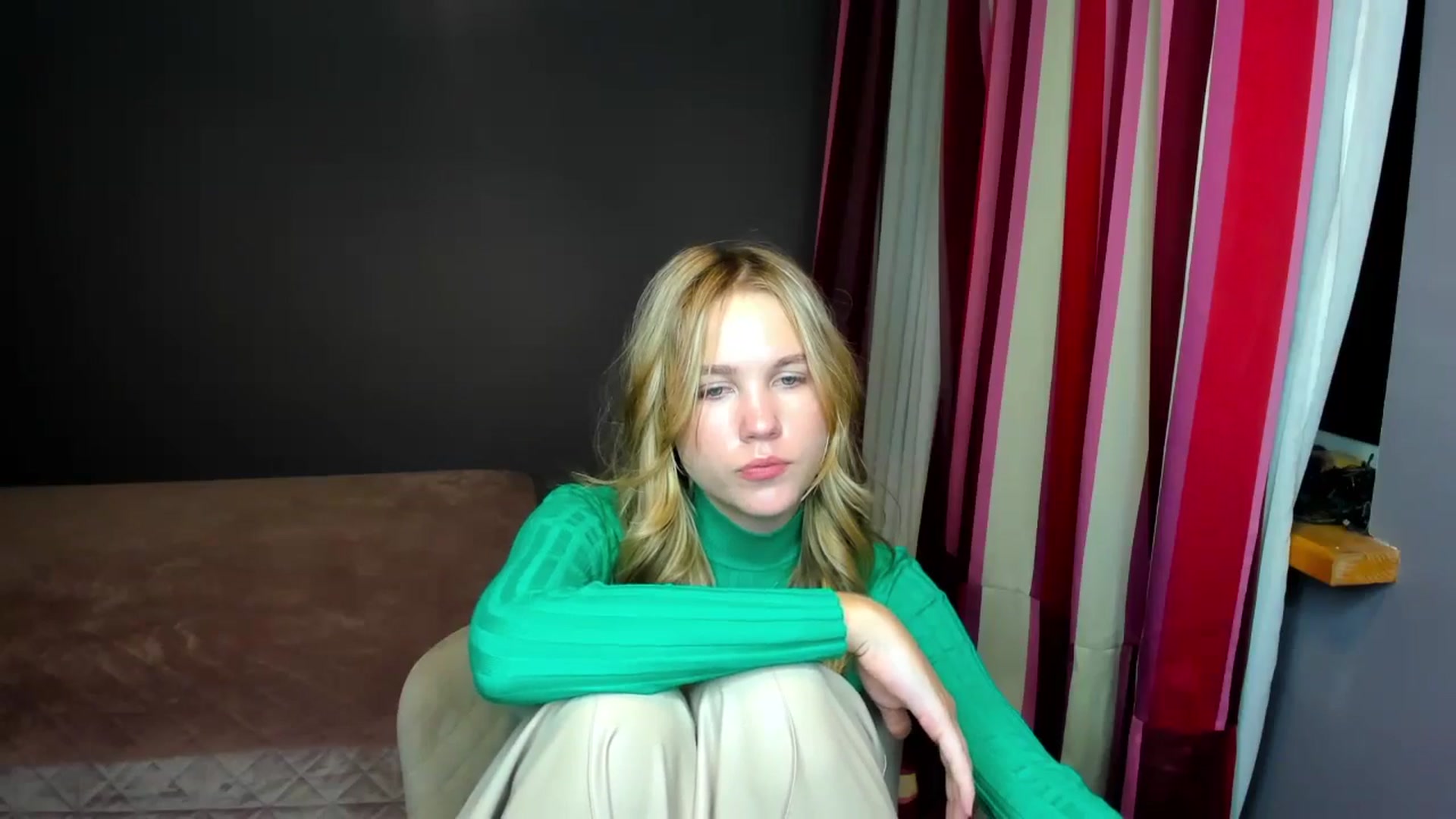 Gallery image thumbnail from Kate_Lewiss's myfreecams stream on, 11/16/2024, 17:08 image 13 of 20