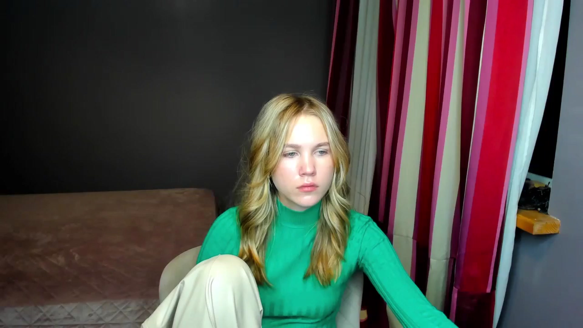 Gallery image thumbnail from Kate_Lewiss's myfreecams stream on, 11/16/2024, 17:08 image 1 of 20