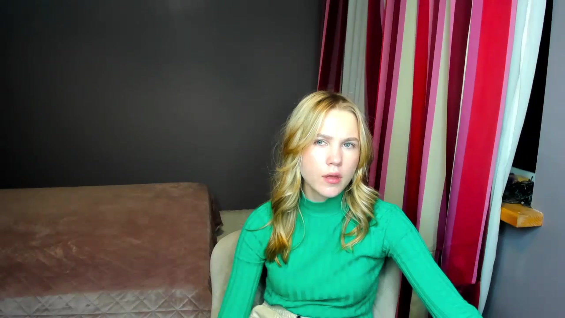 Gallery image thumbnail from Kate_Lewiss's myfreecams stream on, 11/16/2024, 17:42 image 2 of 20