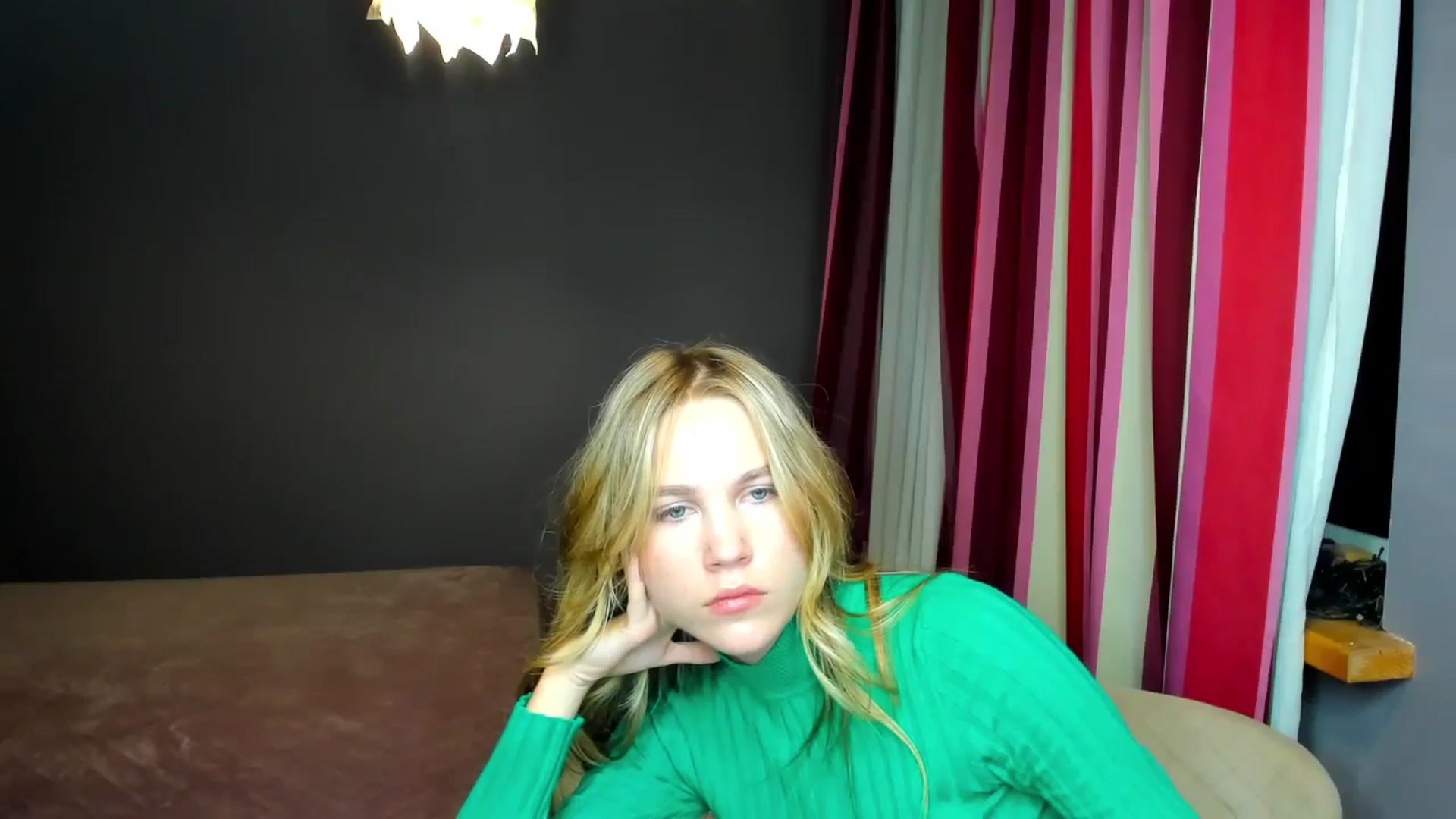 Gallery image thumbnail from Kate_Lewiss's myfreecams stream on, 11/16/2024, 17:42 image 15 of 20