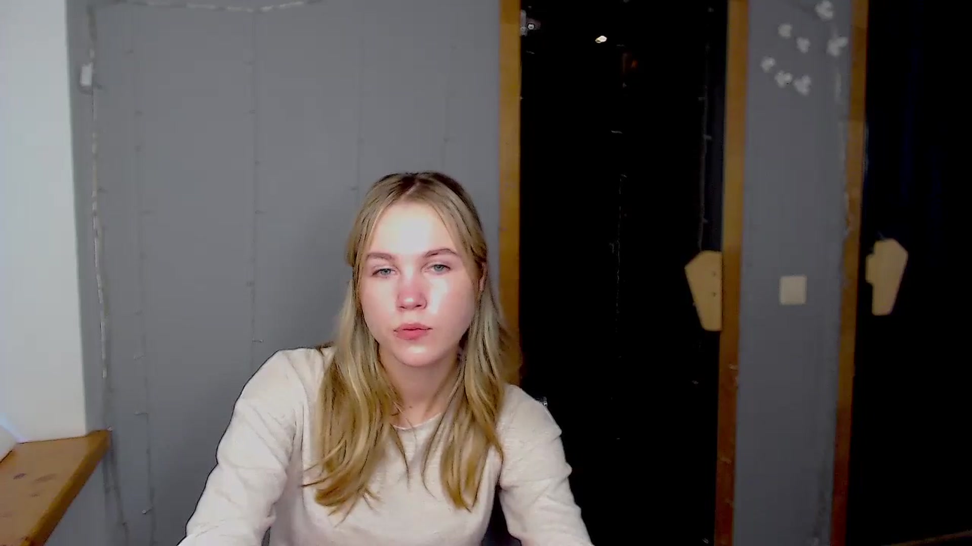 Gallery image thumbnail from Kate_Lewiss's myfreecams stream on, 11/17/2024, 10:41 image 12 of 20