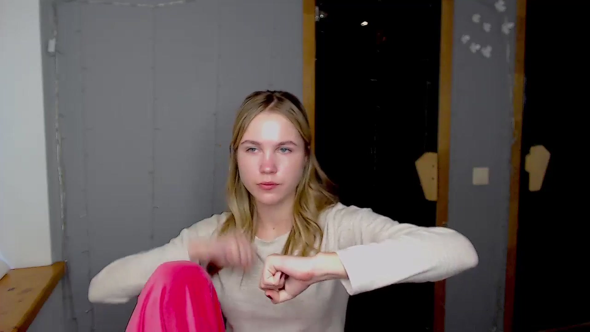 Gallery image thumbnail from Kate_Lewiss's myfreecams stream on, 11/17/2024, 11:14 image 8 of 20