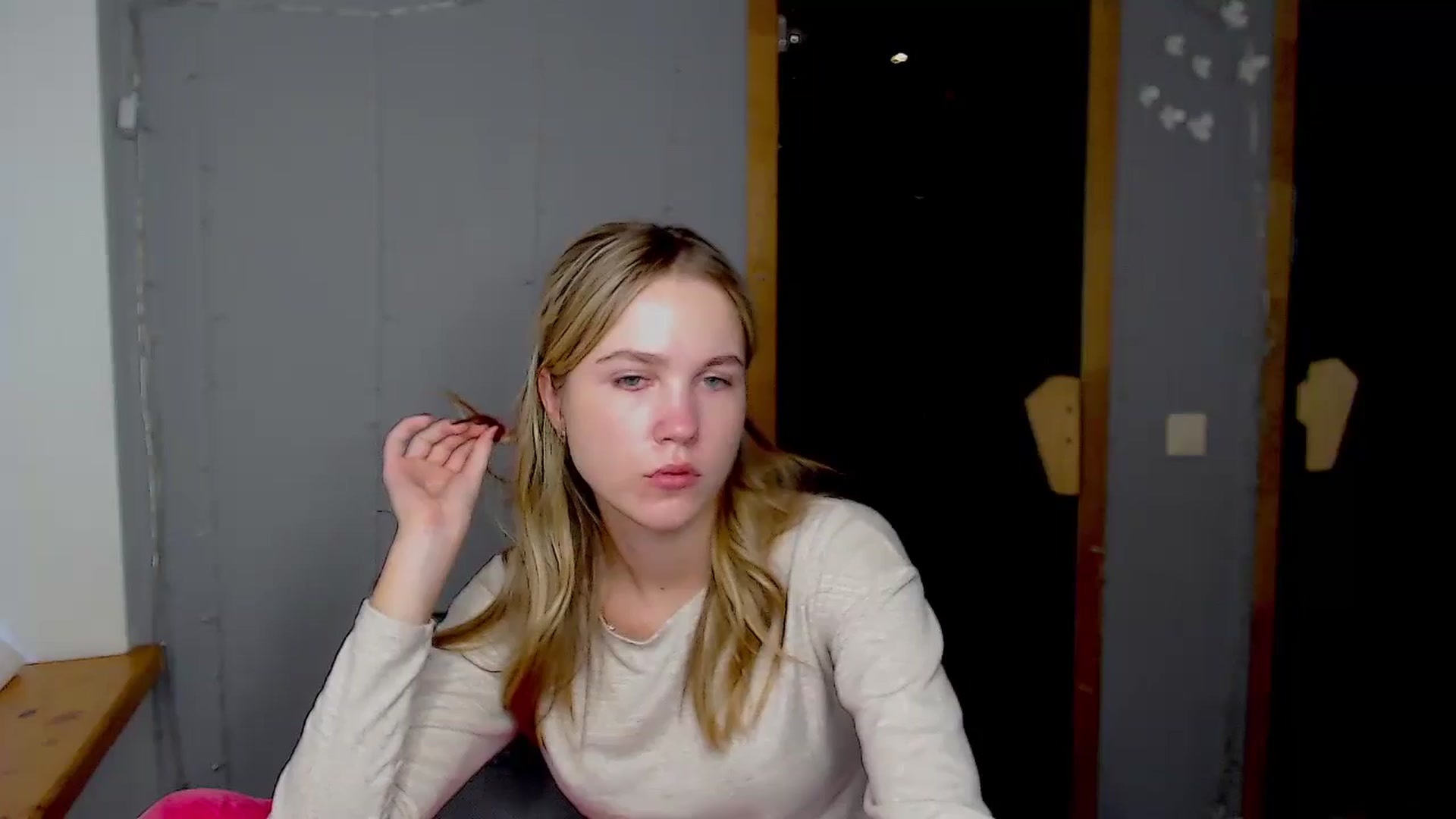 Gallery image thumbnail from Kate_Lewiss's myfreecams stream on, 11/17/2024, 11:14 image 3 of 20