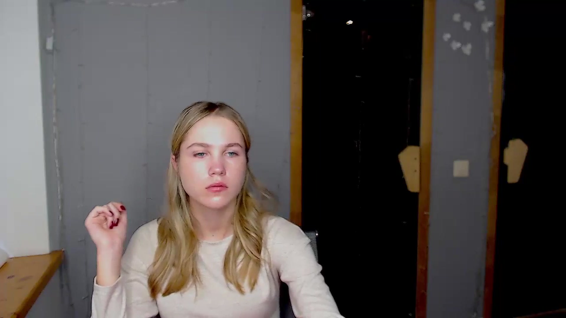 Gallery image thumbnail from Kate_Lewiss's myfreecams stream on, 11/17/2024, 12:02 image 4 of 20