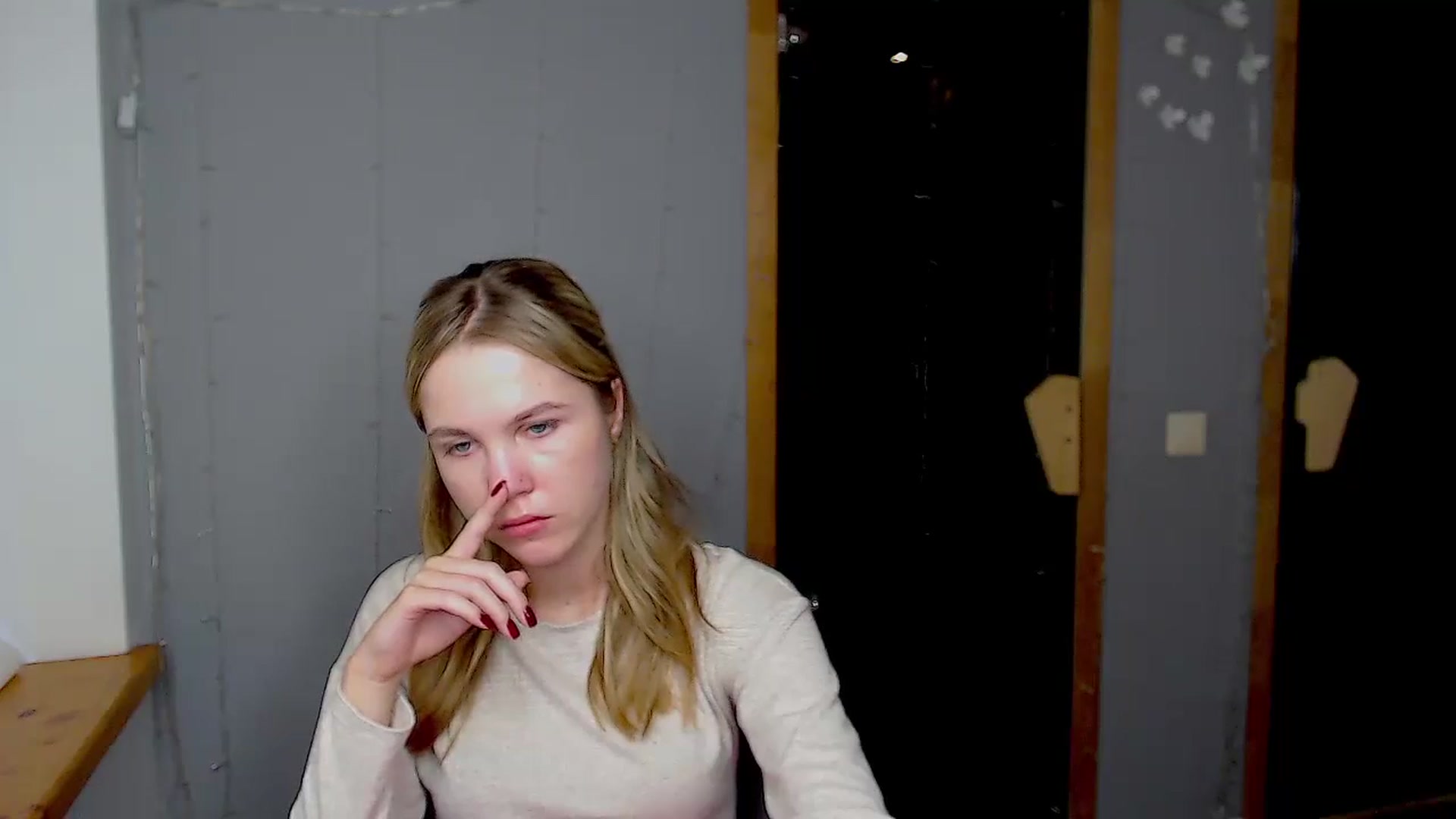 Gallery image thumbnail from Kate_Lewiss's myfreecams stream on, 11/17/2024, 12:02 image 11 of 20