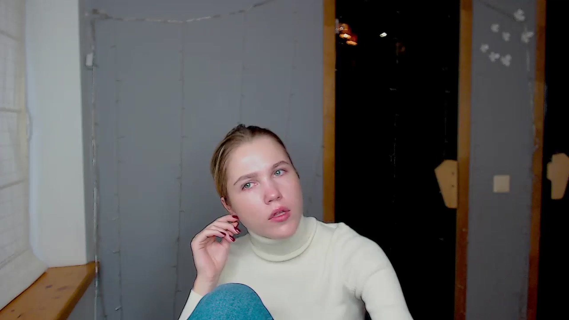 Gallery image thumbnail from Kate_Lewiss's myfreecams stream on, 11/18/2024, 07:27 image 6 of 20