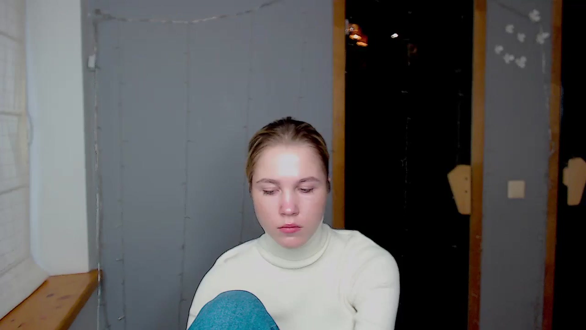 Gallery image thumbnail from Kate_Lewiss's myfreecams stream on, 11/18/2024, 07:27 image 4 of 20