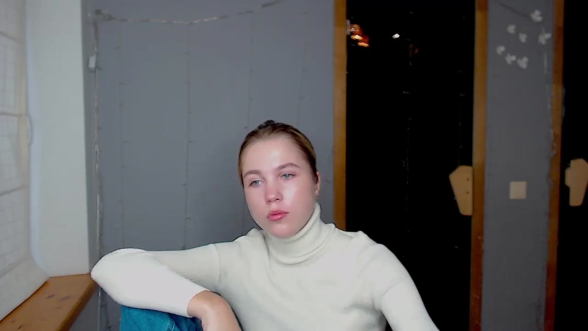 Gallery image thumbnail from Kate_Lewiss's myfreecams stream on, 11/18/2024, 07:27 image 18 of 20