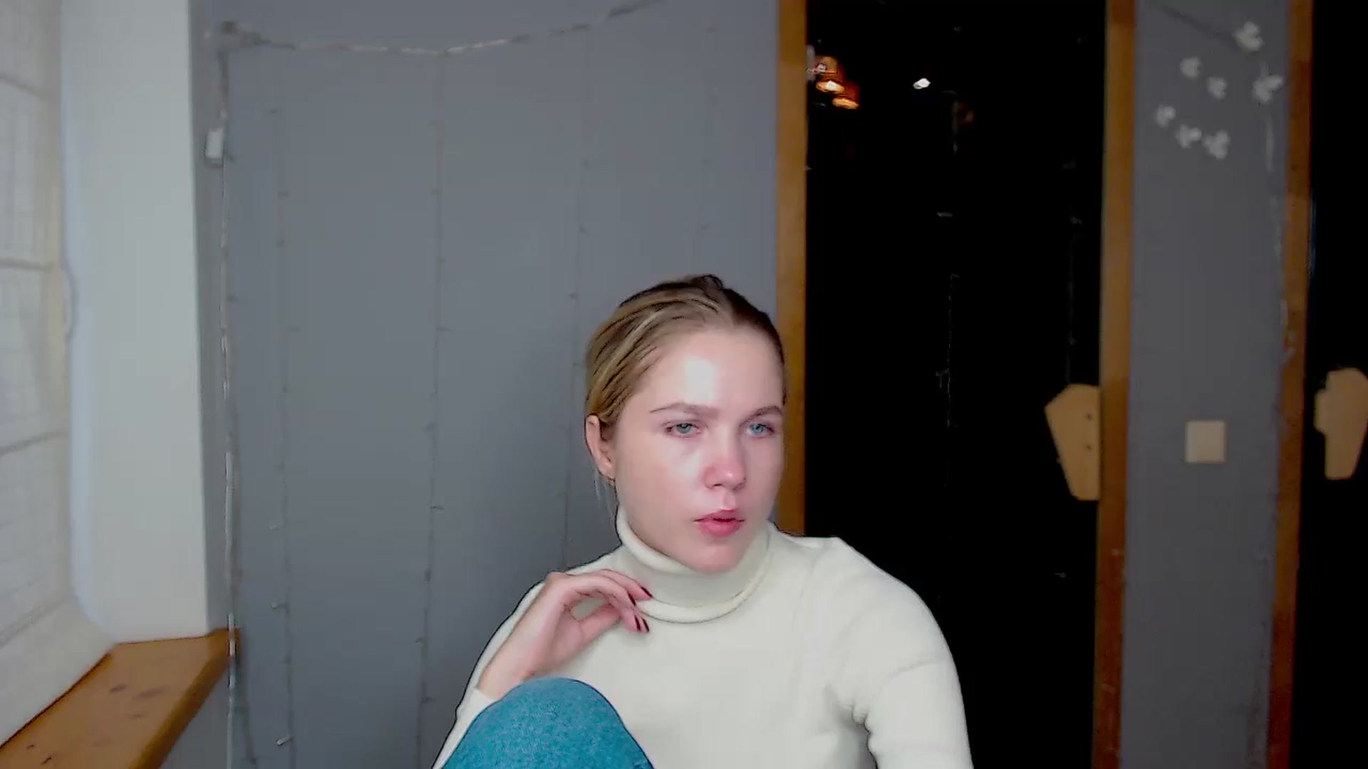 Gallery image thumbnail from Kate_Lewiss's myfreecams stream on, 11/18/2024, 07:27 image 5 of 20
