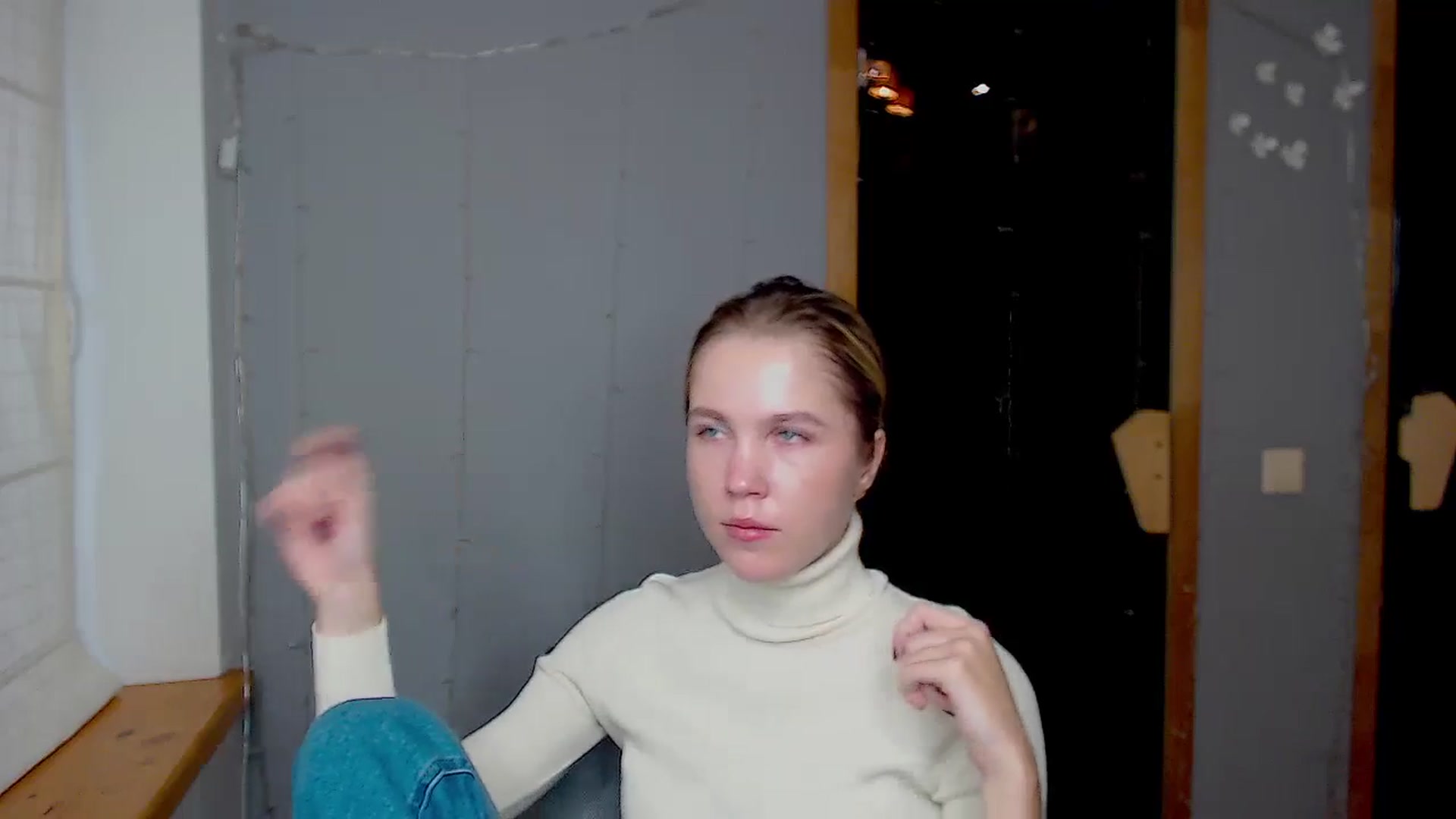 Gallery image thumbnail from Kate_Lewiss's myfreecams stream on, 11/18/2024, 07:27 image 17 of 20