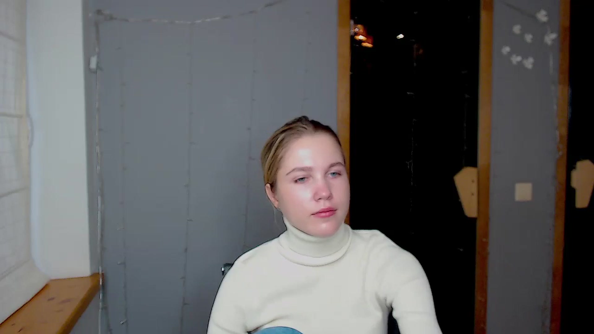 Gallery image thumbnail from Kate_Lewiss's myfreecams stream on, 11/18/2024, 07:27 image 2 of 20