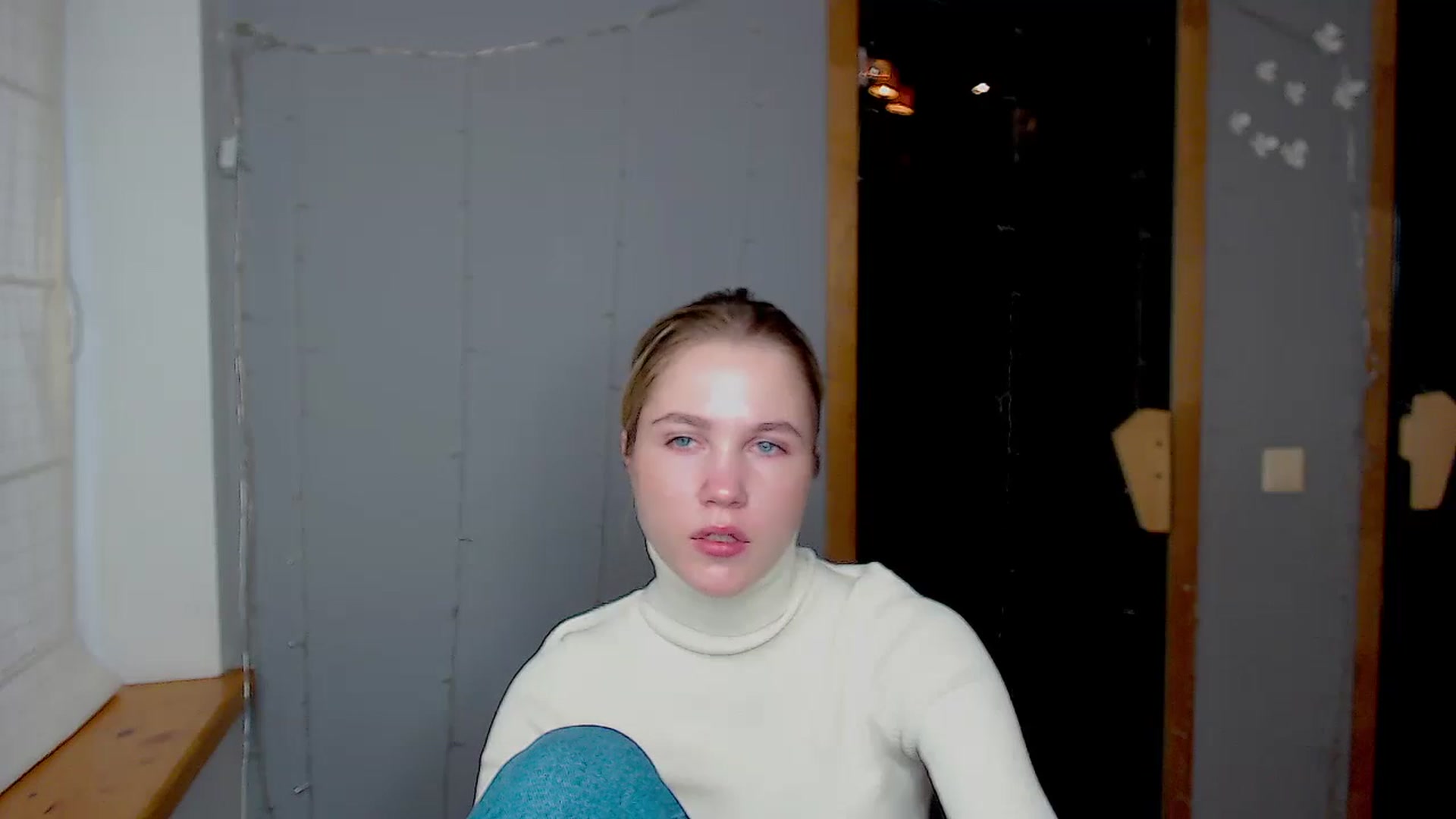 Gallery image thumbnail from Kate_Lewiss's myfreecams stream on, 11/18/2024, 07:27 image 9 of 20