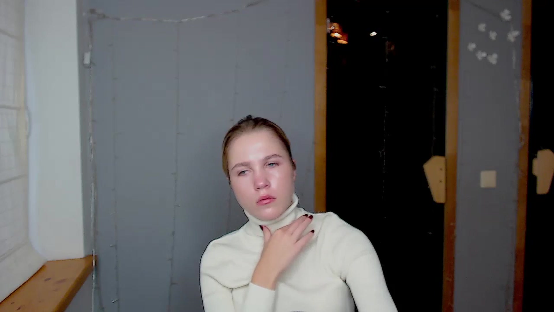 Gallery image thumbnail from Kate_Lewiss's myfreecams stream on, 11/18/2024, 07:27 image 11 of 20