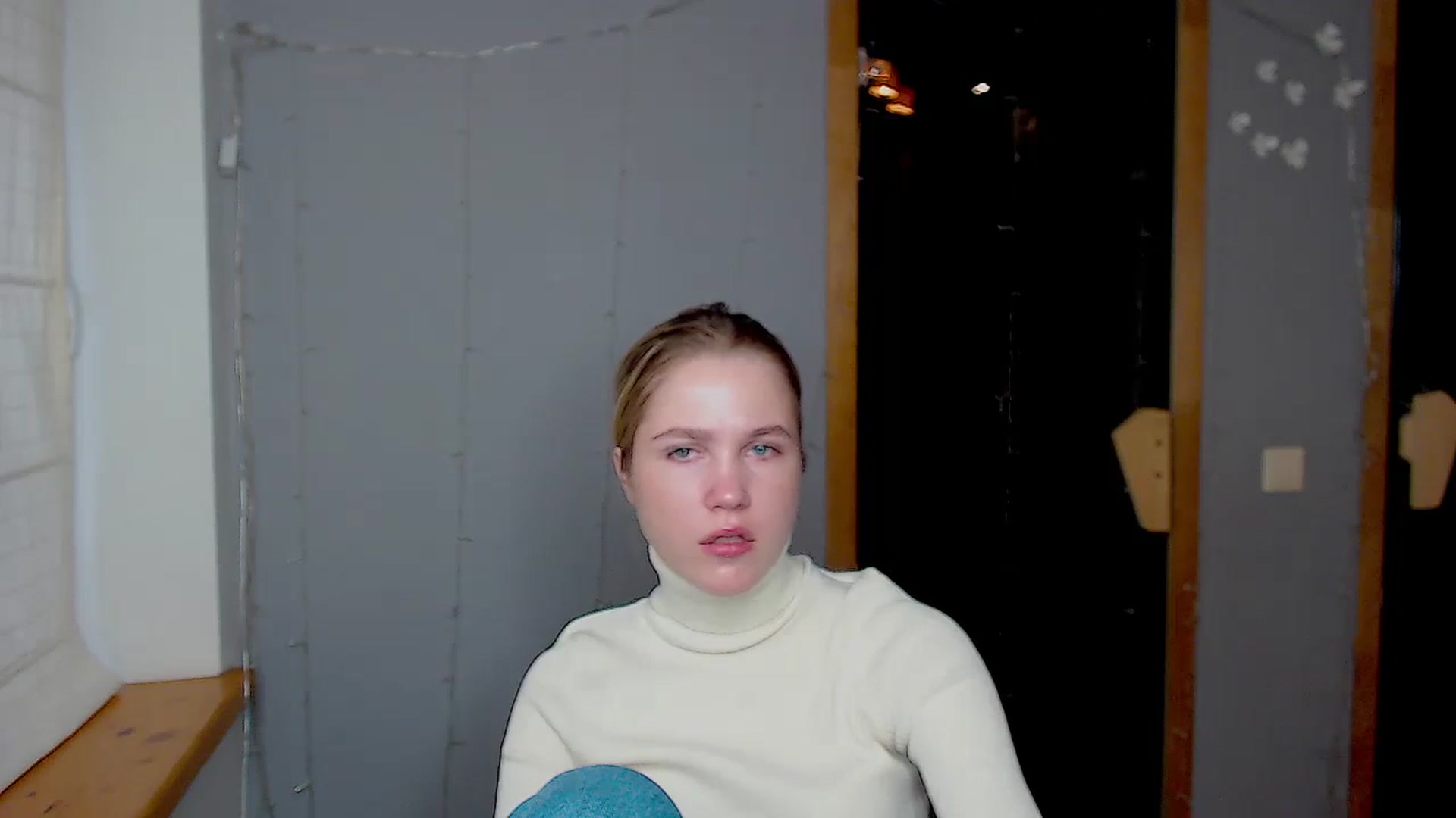 Gallery image thumbnail from Kate_Lewiss's myfreecams stream on, 11/18/2024, 07:27 image 14 of 20