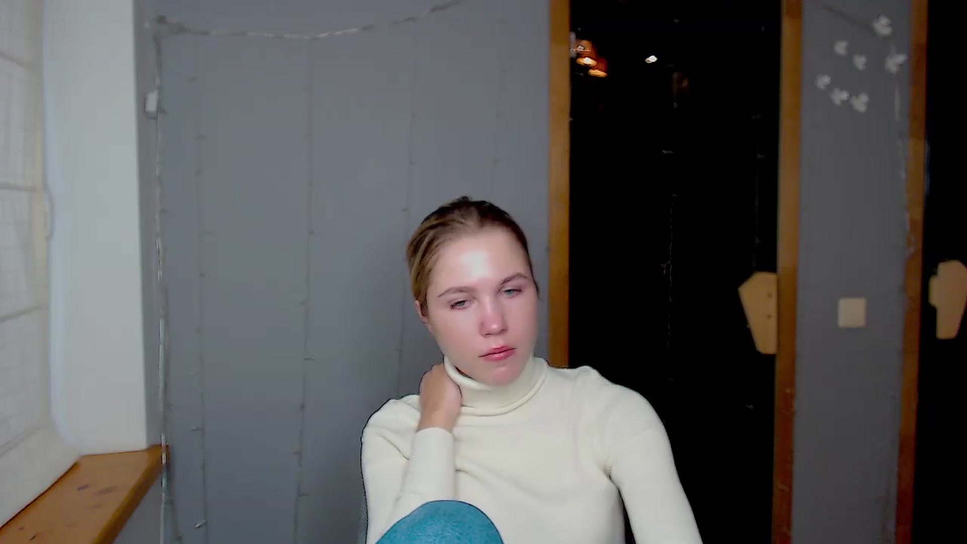 Gallery image thumbnail from Kate_Lewiss's myfreecams stream on, 11/18/2024, 07:27 image 10 of 20