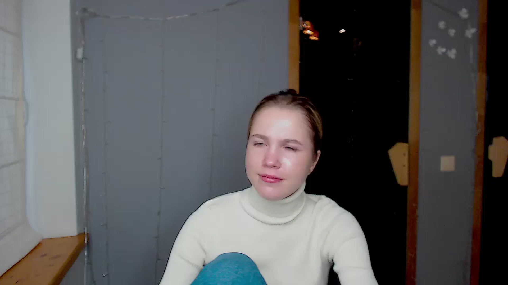 Gallery image thumbnail from Kate_Lewiss's myfreecams stream on, 11/18/2024, 07:27 image 1 of 20